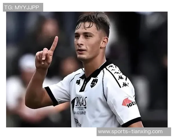 维耶里称霍伊伦有潜力跻身世界前五中锋皮奥更像托尼非自己