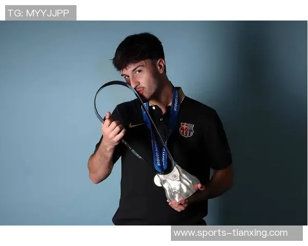 阿尔巴意外宣布退役仅两天前双响并续约至2027年